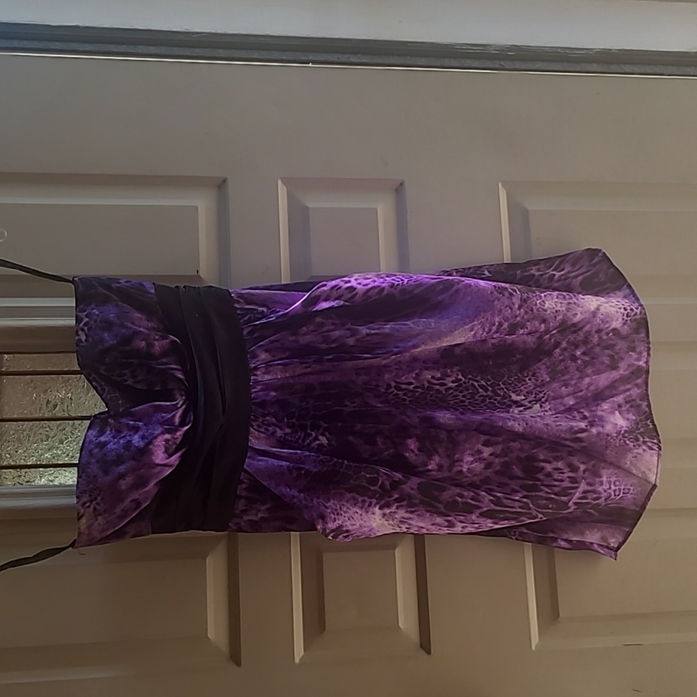 Juniors strapless animal print dress with built in bra and pockets